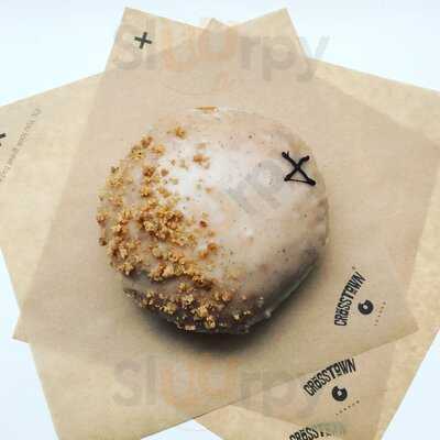 Crosstown Victoria - Doughnut & Coffee Bar