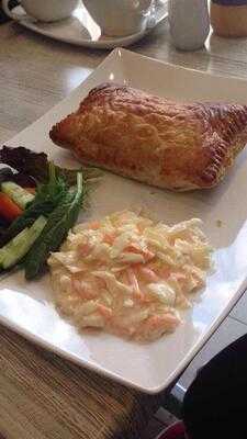 Lakehouse Hungarian Restaurant