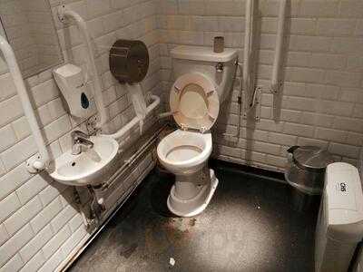 Apostrophe - St Paul's Churchyard