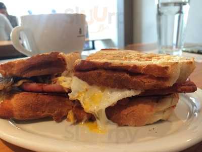 Apostrophe - St Paul's Churchyard