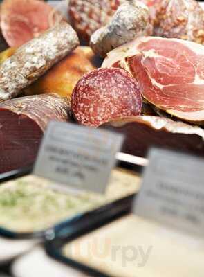 The De Beauvoir Deli Shop And Takeaway