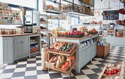 The De Beauvoir Deli Shop And Takeaway