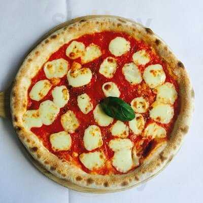 Casa Bardotti, Coffee Shop And Pizza Bar