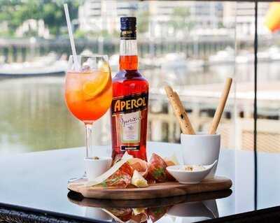 The Pad Restaurant & Bar At The Crowne Plaza London