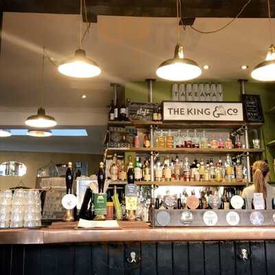 The King & Co - Photo 8