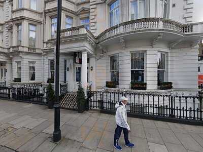 Park International Piano Bar & Restaurant