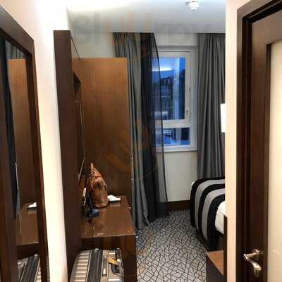 Park Grand Paddington Court Restaurant