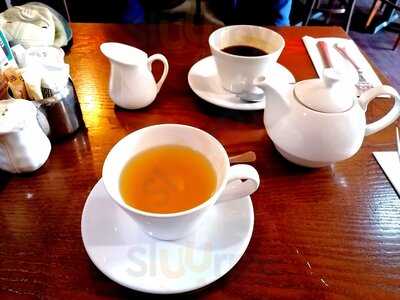 Otantik Cafe Bar Restaurant