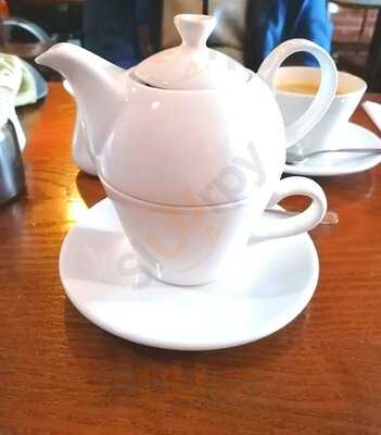 Otantik Cafe Bar Restaurant