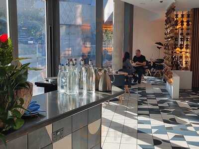 Art Yard Bar And Kitchen