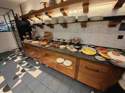 Art Yard Bar And Kitchen