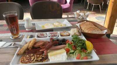 Macho Bistro Restaurant