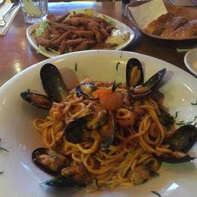 Macho Bistro Restaurant