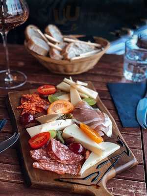 L'escale Wine Bar And Retail