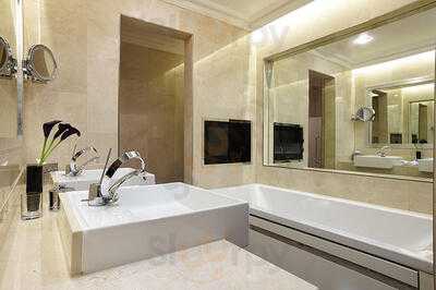 The Restaurant At The Wyndham Grand