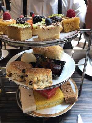 The Crescent Restaurant & Lounge