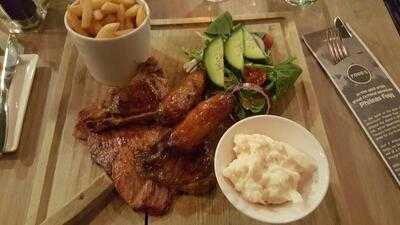 Fogg's Bar And Restaurant