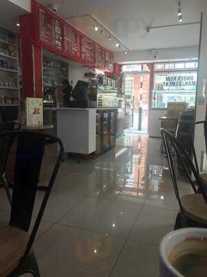 La Masseria Apulian Delicatessen - Photo 7