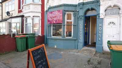 The Erstwhile Parrot