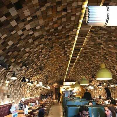 Nando's Vauxhall Arches