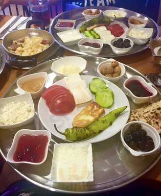 Koyum Restaurant - Photo 7