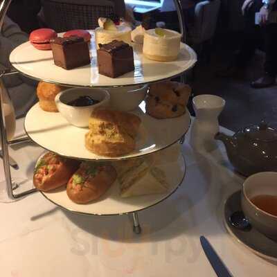 The Flower Tea At 11 Cadogan Gardens