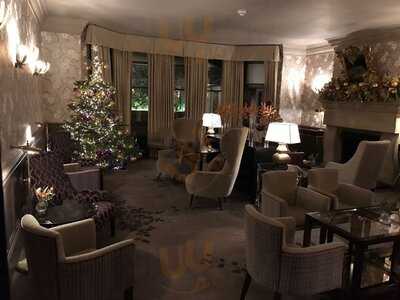 The Flower Tea At 11 Cadogan Gardens