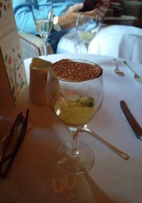 The Flower Tea At 11 Cadogan Gardens