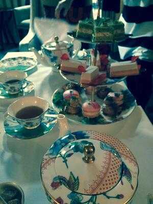 The Flower Tea At 11 Cadogan Gardens