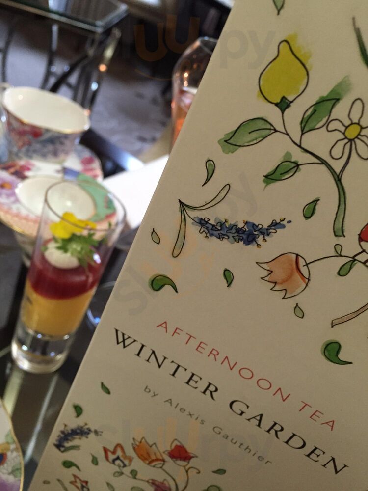 The Flower Tea At 11 Cadogan Gardens