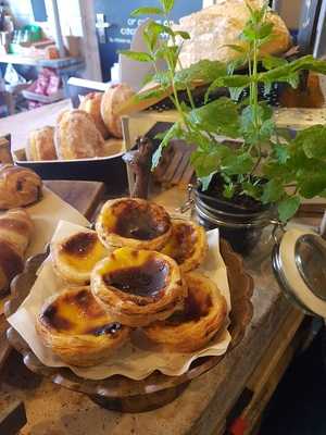 Howling Cow And The Fat Bird