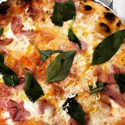 Gina's Pizza And Coffee