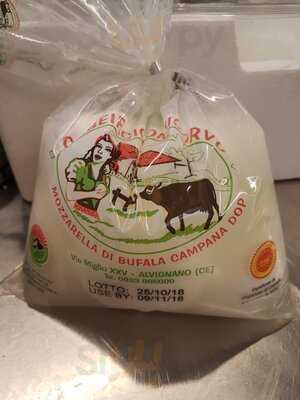 Gina's Pizza And Coffee