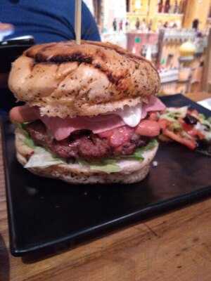 Requinte Bistro Bar & Restaurant