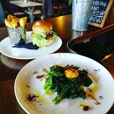 The White Hart Beer House & Kitchen