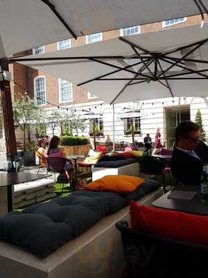 Apex Restaurant And Bar