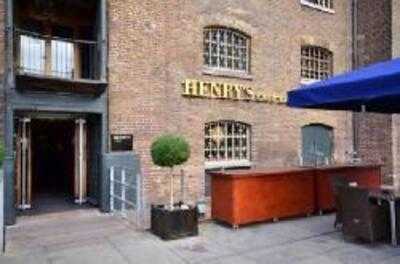 Henry's Cafe Bar