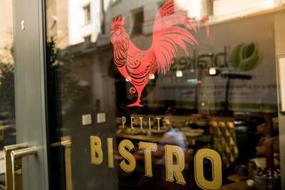 Petit Bistro At Victory House