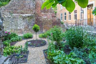 Barber-surgeons' Hall