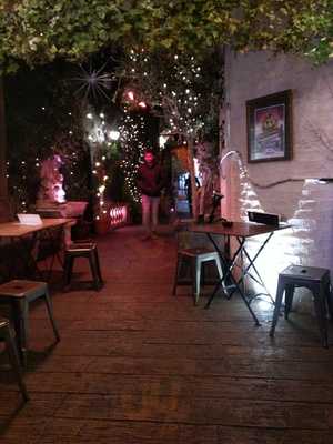 Neal's Yard Cafe Society