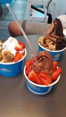 Yogland Fit Dessert & Espresso
