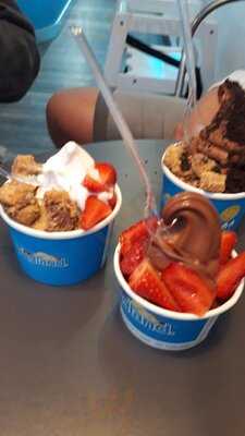 Yogland Fit Dessert & Espresso