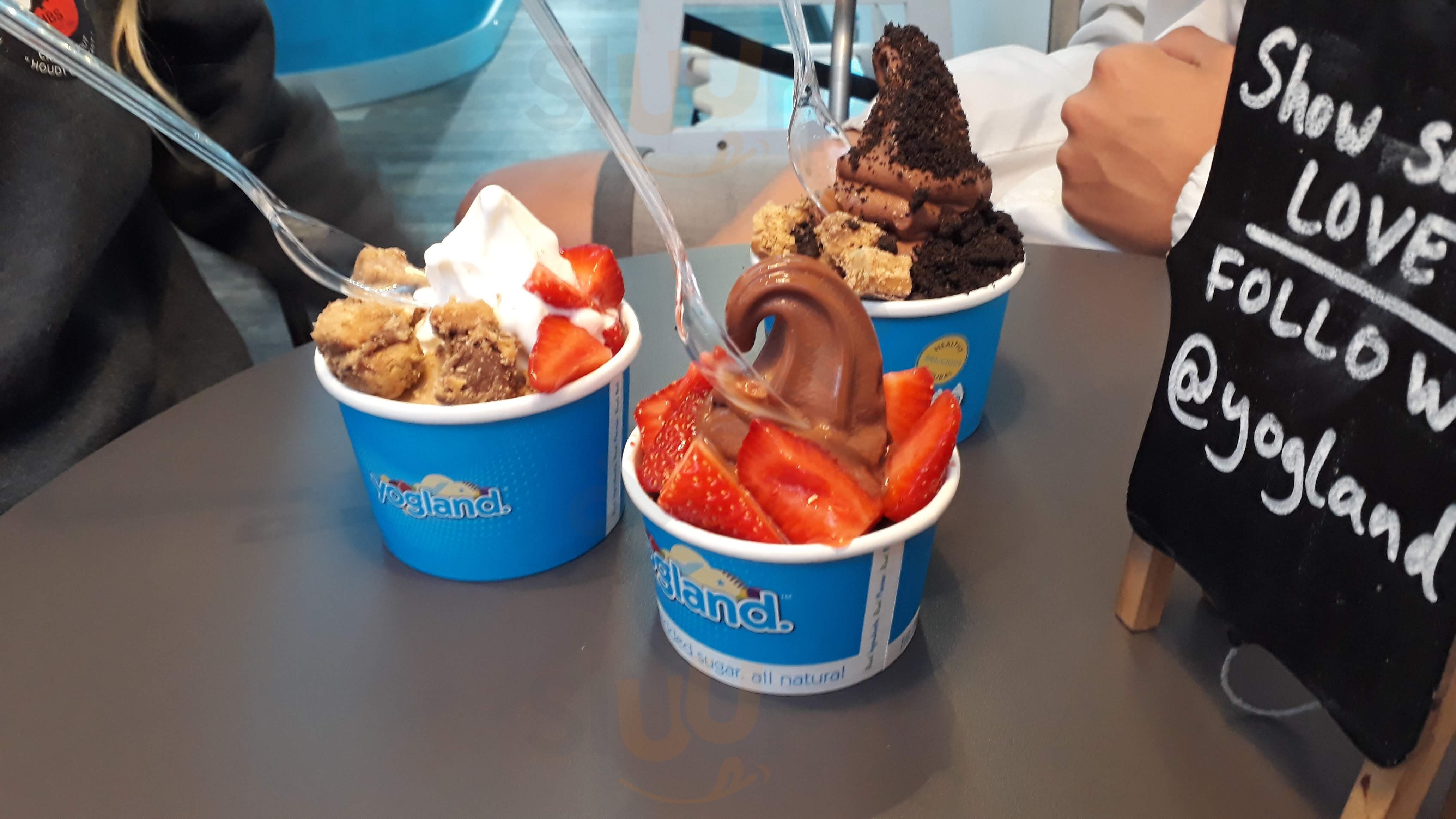 Yogland Fit Dessert & Espresso