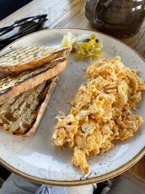 Luca's Kitchen And Bakery