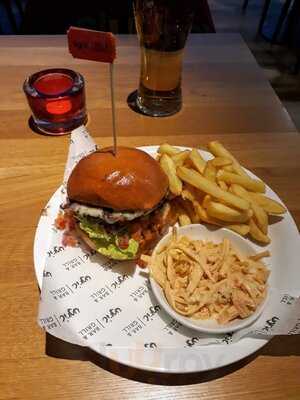 The Lyric Bar & Grill