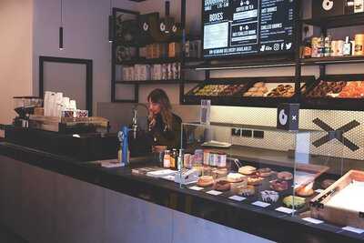 Crosstown Fitzrovia - Doughnuts & Coffee