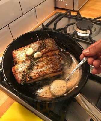 Mo's Table Restaurant