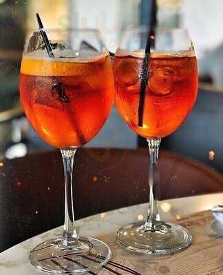 Mo's Table Restaurant