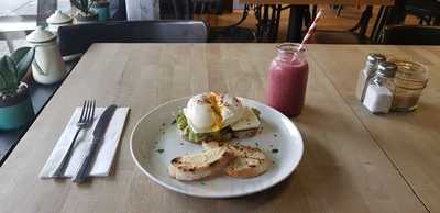 Mo's Table Restaurant