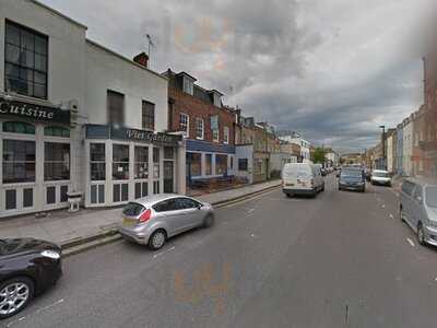 The Foxglove Free House